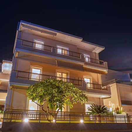 Vakakis-Me Apartments Palaiochora Exterior photo