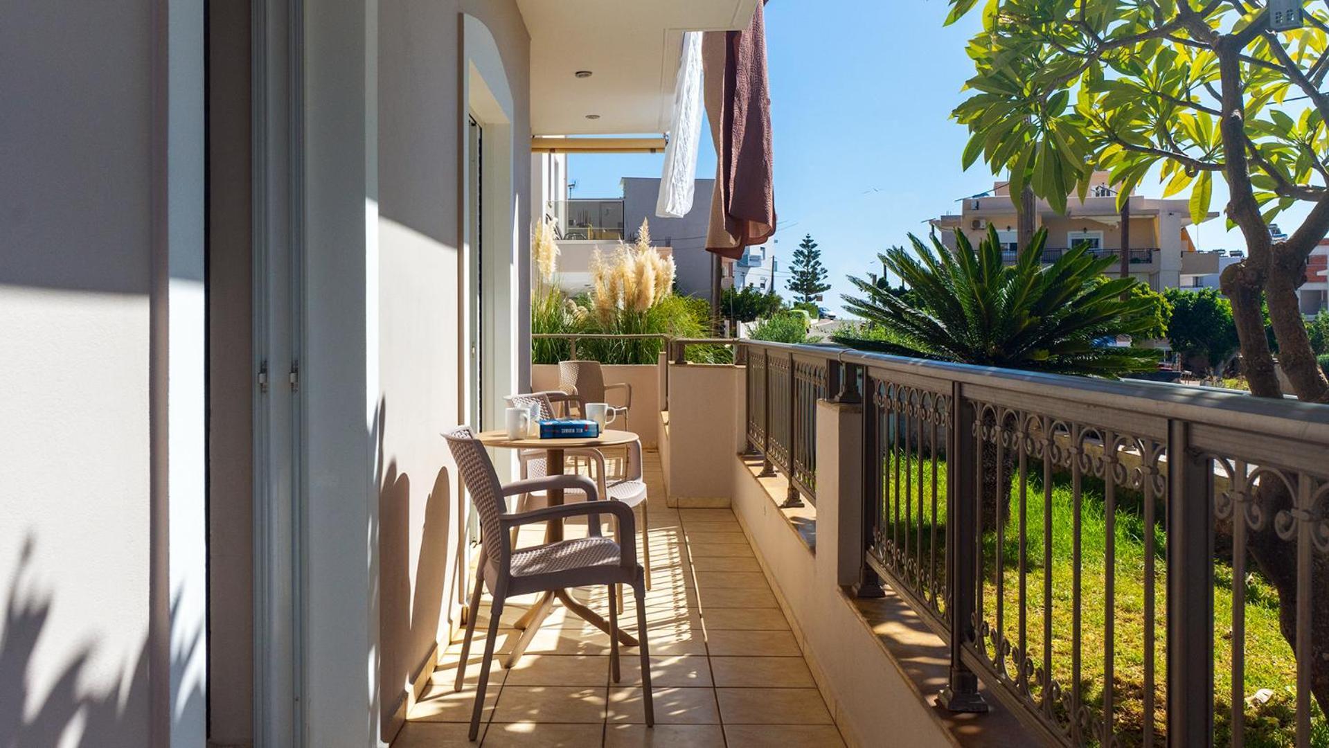 Vakakis-Me Apartments Palaiochora Exterior photo