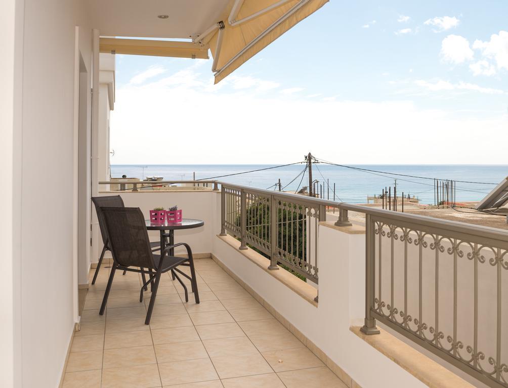 Vakakis-Me Apartments Palaiochora Exterior photo